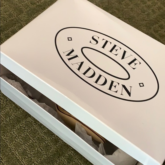 STEVE MADDEN heels - Picture 4 of 7